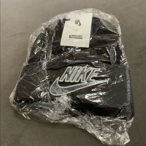 Nike X Supreme Collab. Beanie